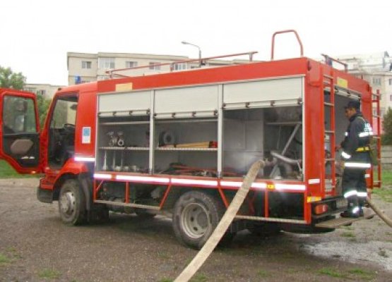 Incendiu pe strada Frunzelor: un bărbat a decedat